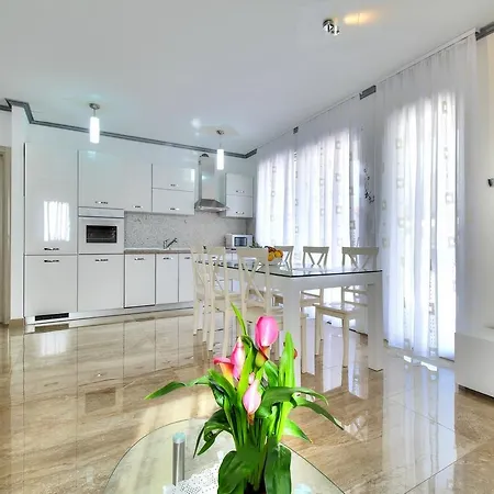 Apartment Riccardo *