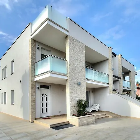 Riccardo Apartament