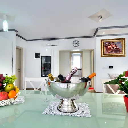 Riccardo Apartment *