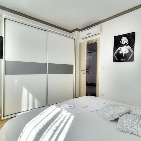 Apartment Riccardo *